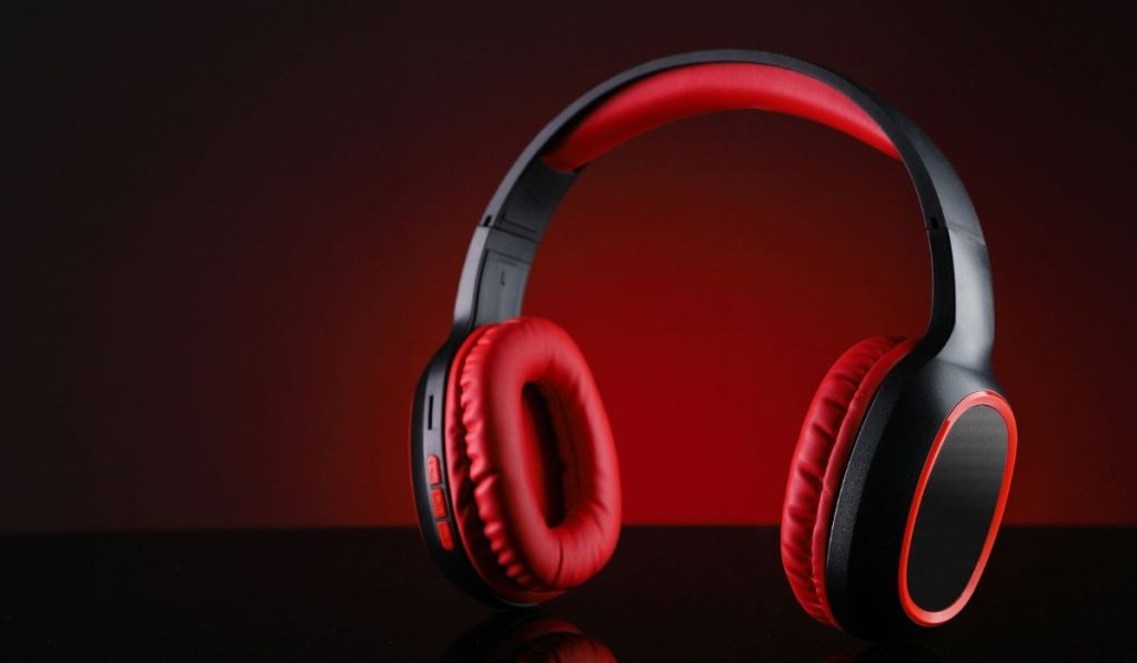 Headphones & Earphones